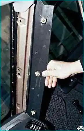 ВАЗ-2110 Снятие обивки потолка автомобиля