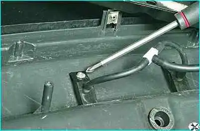 ВАЗ-2110 Снятие облицовки и антикрыла ветрового окна