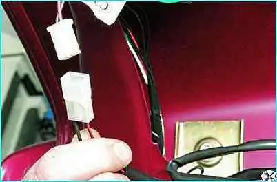 ВАЗ-2110 Снятие облицовки и антикрыла ветрового окна