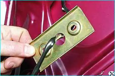 ВАЗ-2110 Снятие облицовки и антикрыла ветрового окна