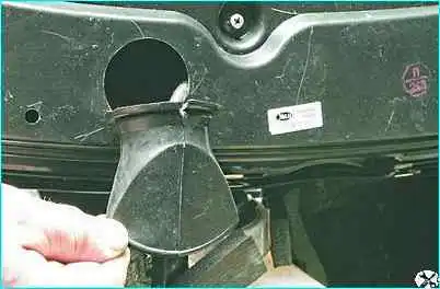 ВАЗ-2110 Снятие облицовки и антикрыла ветрового окна