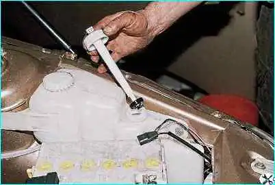 Ремонт очистителя и омывателя ветрового стекла ВАЗ-2110 Ремонт очистителя и омывателя ветрового стекла