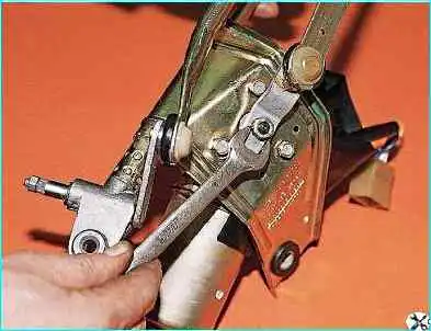 Ремонт очистителя и омывателя ветрового стекла ВАЗ-2110 Ремонт очистителя и омывателя ветрового стекла