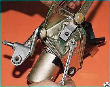 Ремонт очистителя и омывателя ветрового стекла ВАЗ-2110 Ремонт очистителя и омывателя ветрового стекла