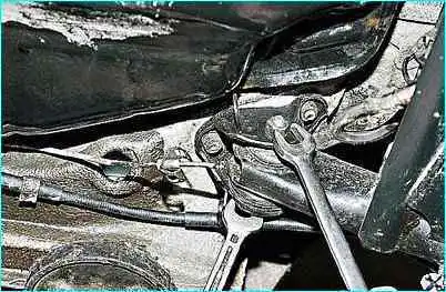 Замена сайлентблоков балки