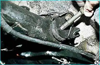 Замена сайлентблоков балки