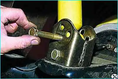 Установка проставки под амортизатор ВАЗ-2110