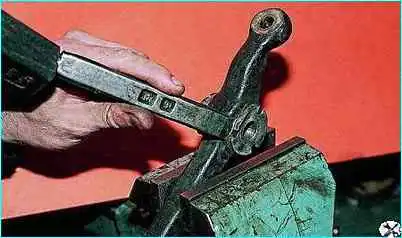 Снятие и ремонт рычага подвески Снятие и ремонт рычага подвески ВАЗ