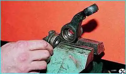 Снятие и ремонт рычага подвески Снятие и ремонт рычага подвески ВАЗ