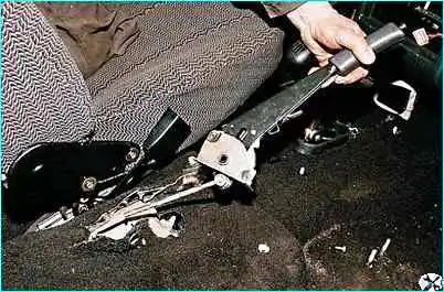 Снятие и регулировка стояночного тормоза ВАЗ