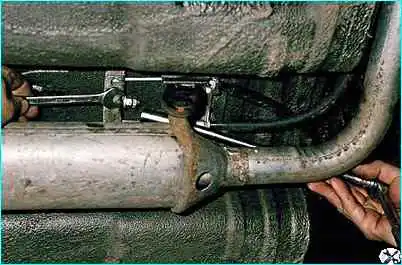 Снятие и регулировка стояночного тормоза ВАЗ