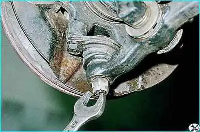 Замена шаровой опоры подвески Замена шаровой опоры подвески ВАЗ