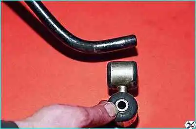 Снятие стабилизатора подвески Снятие стабилизатора подвески ВАЗ