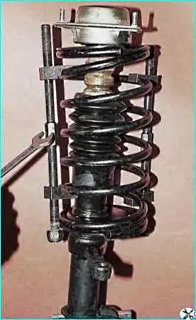 Снятие и ремонт стойки подвески ВАЗ