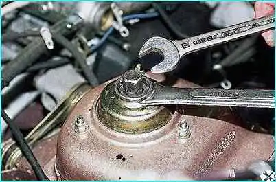 Снятие и ремонт стойки подвески ВАЗ