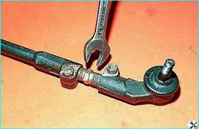 Снятие рулевых тяг и наконечников ВАЗ