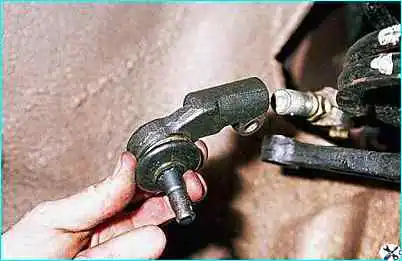 Снятие рулевых тяг и наконечников ВАЗ