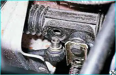 Снятие рулевых тяг и наконечников ВАЗ