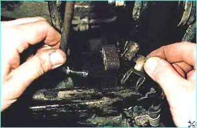 Снятие и проверка регулятора тормозов ВАЗ-2110