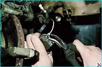 ВАЗ-2110 Замена тормозных колодок