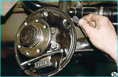 ВАЗ-2110 Замена тормозных колодок