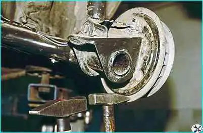 ВАЗ-2110 Замена тормозных колодок