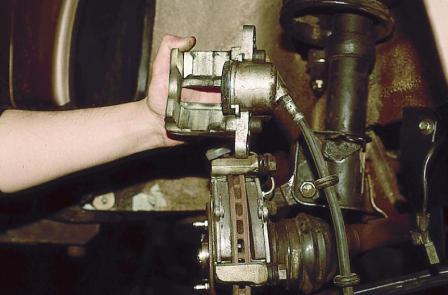 Снятие и установка тормозного механизма переднего колеса ВАЗ-2110