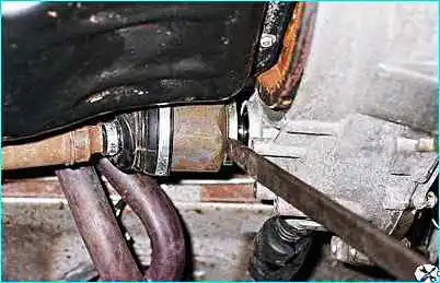 ВАЗ-2110 Снятие приводов передних колес