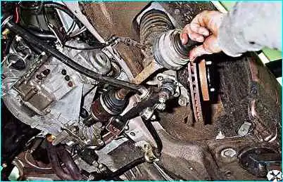 ВАЗ-2110 Снятие приводов передних колес