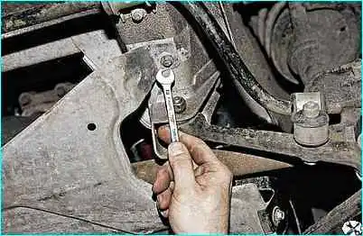 ВАЗ-2110 Снятие приводов передних колес