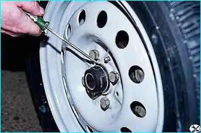 ВАЗ-2110 Снятие приводов передних колес