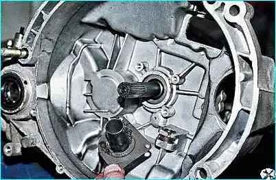 Замена деталей сцепления автомобиля ВАЗ-2110 Замена деталей сцепления автомобиля