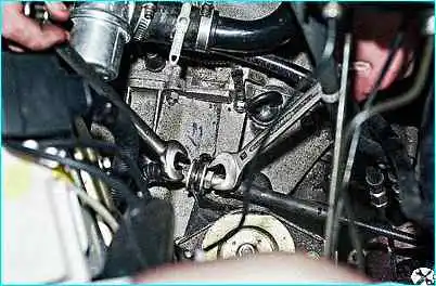 Замена троса сцепления автомобиля ВАЗ-2110 Замена троса сцепления автомобиля