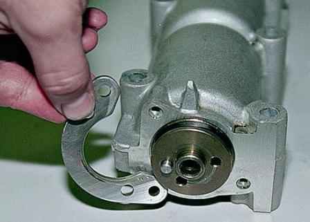 Снятие распределительного вала и рычагов привода клапанов двигателя ВАЗ-21214