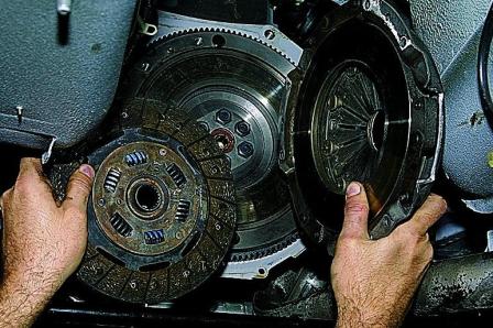 Замена ведомого и ведущего дисков сцепления автомобиля ВАЗ-2121