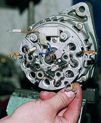 Снятие и ремонт генератора 9412.3701 двигателя ВАЗ-21214