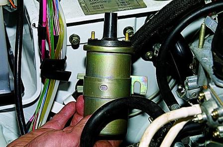 Замена катушки и коммутатора системы зажигания автомобиля ВАЗ-2121