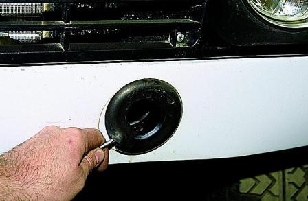 Снятие и разборка переднего и заднего бамперов автомобиля ВАЗ-2121