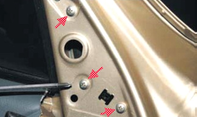 Снятие обшивки двери Шевроле Нива и установка и замена насоса гидроусилителя Шевроле Нива