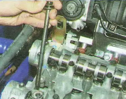 Замена прокладки ГБЦ двигателя F14D3 автомобиля Авео Шевролет