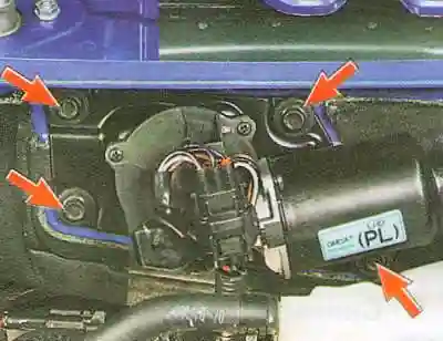 Расположение болтов крепления