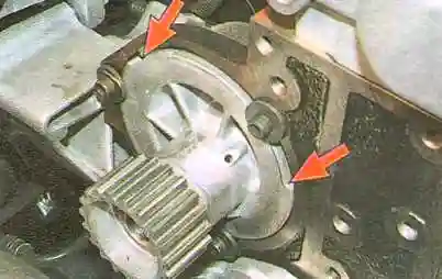 Установка водяного насоса Шевролет Авео