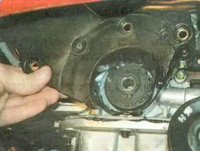 Замена и регулировка ремня ГРМ и замена натяжного ролика Авео Шевролет с двигателем F14S3 и F15S3