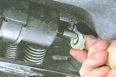 Замена топливного фильтра Авео Шевролет