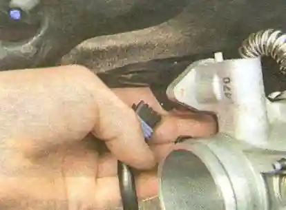 Замена дроссельного узла на автомобиле Chevrolet Aveo