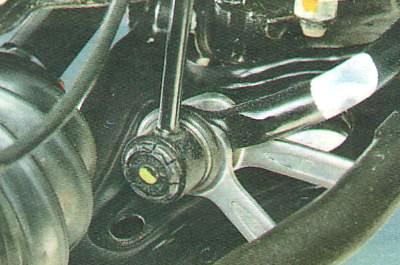 Снятие и установка поперечины передней подвески Chevrolet Aveo