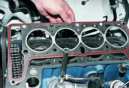 Замена прокладки головки блока цилиндров ВАЗ-2107 снимаем прокладку головки блока