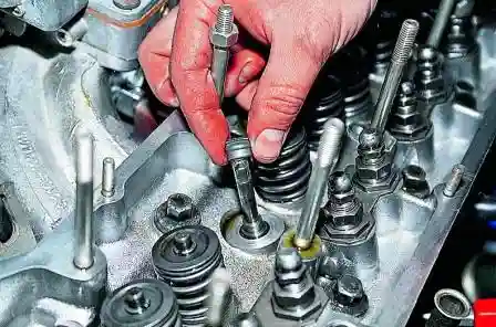 надеваем его на стержень клапана