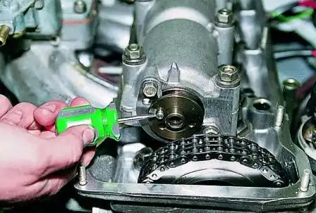 штифт должен находиться с левой стороны