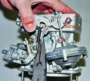 либо подогнув саму тягу